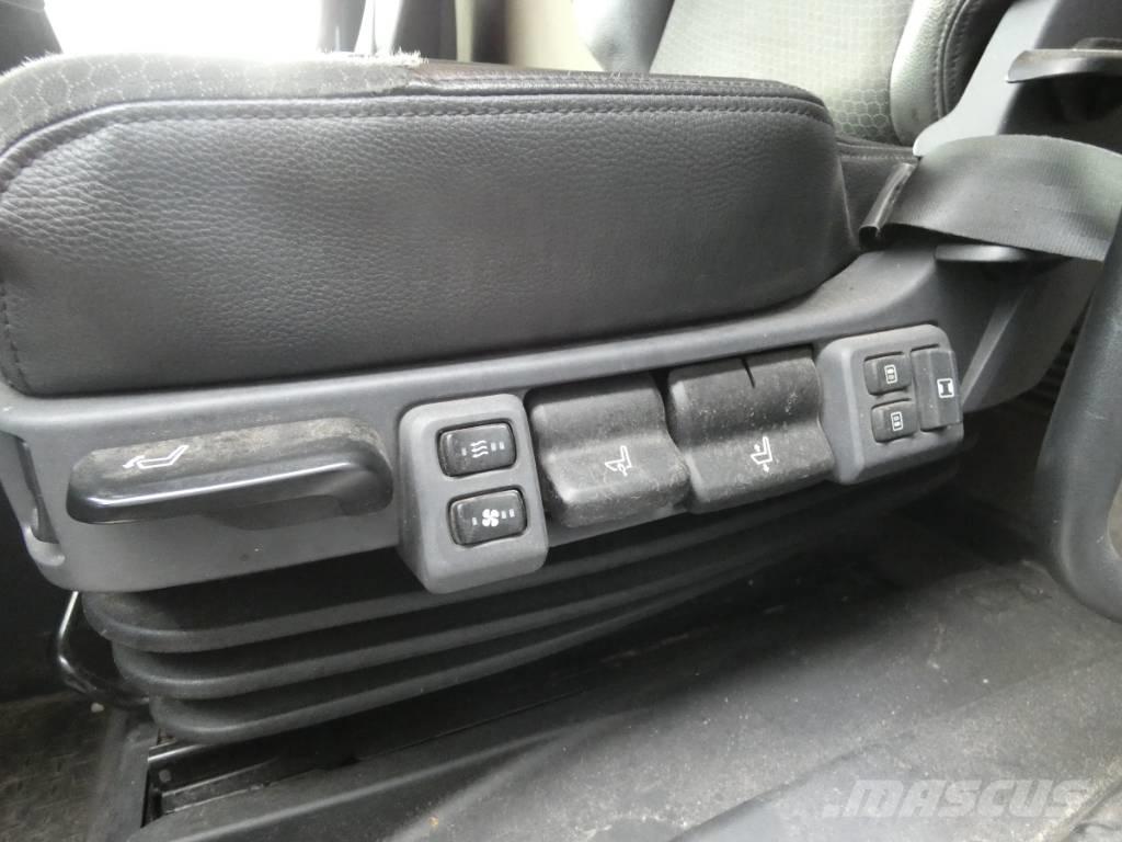 Scania P 250 Pritschenwagen/Pritschenwagen mit Seitenklappe