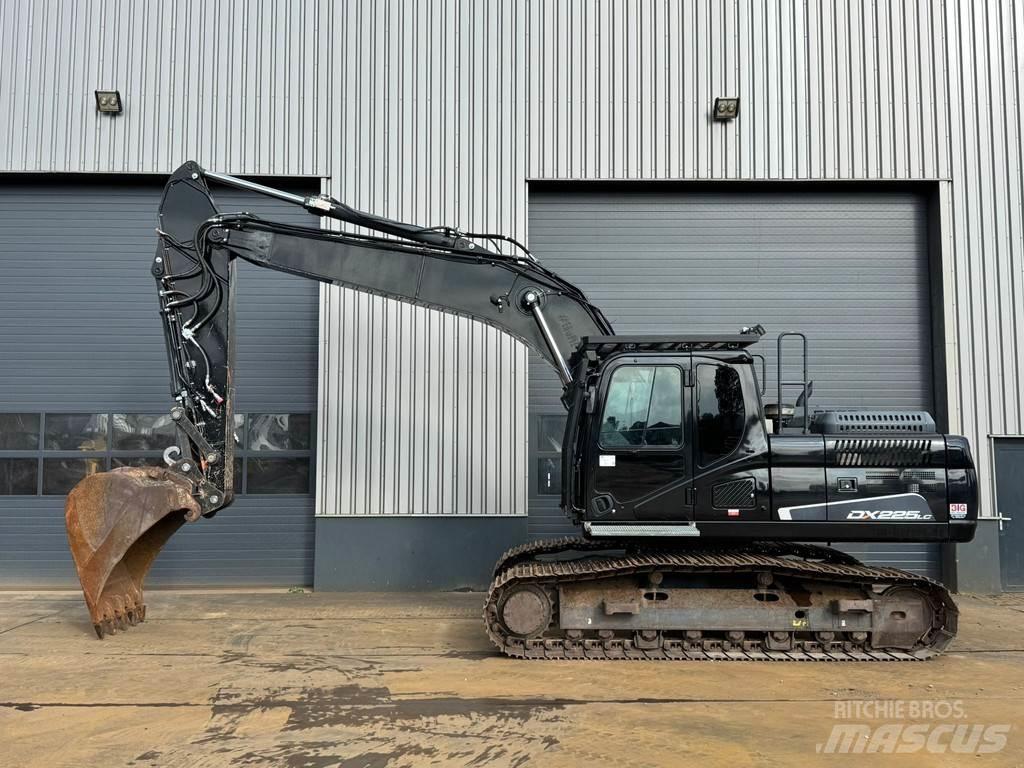Doosan DX225LC-5 Raupenbagger