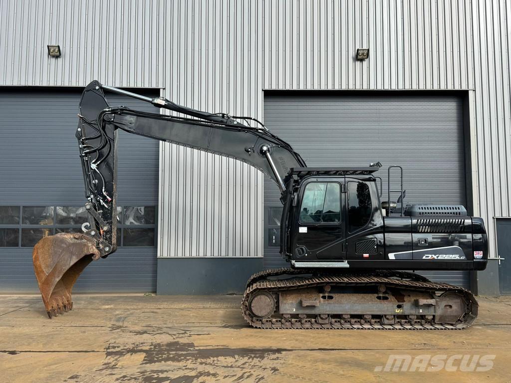 Doosan DX225LC-5 Raupenbagger