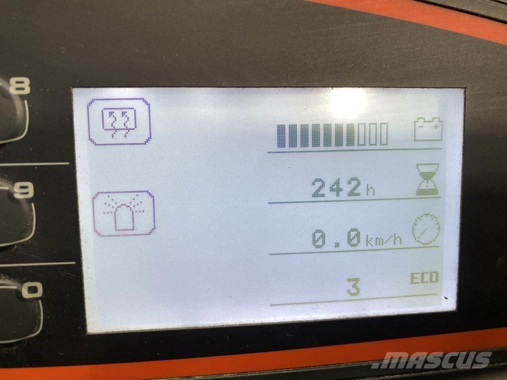 Linde W08 Sattelzugmaschinen