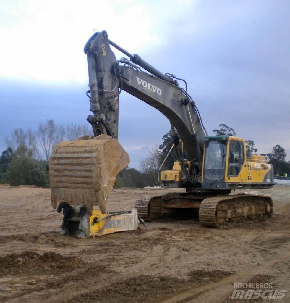 Volvo EC 460 B LC Raupenbagger