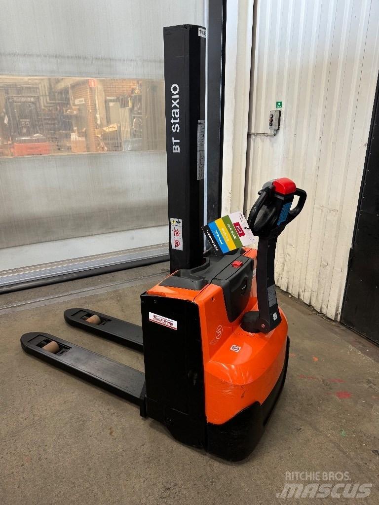 Toyota SWE080L Deichselstapler