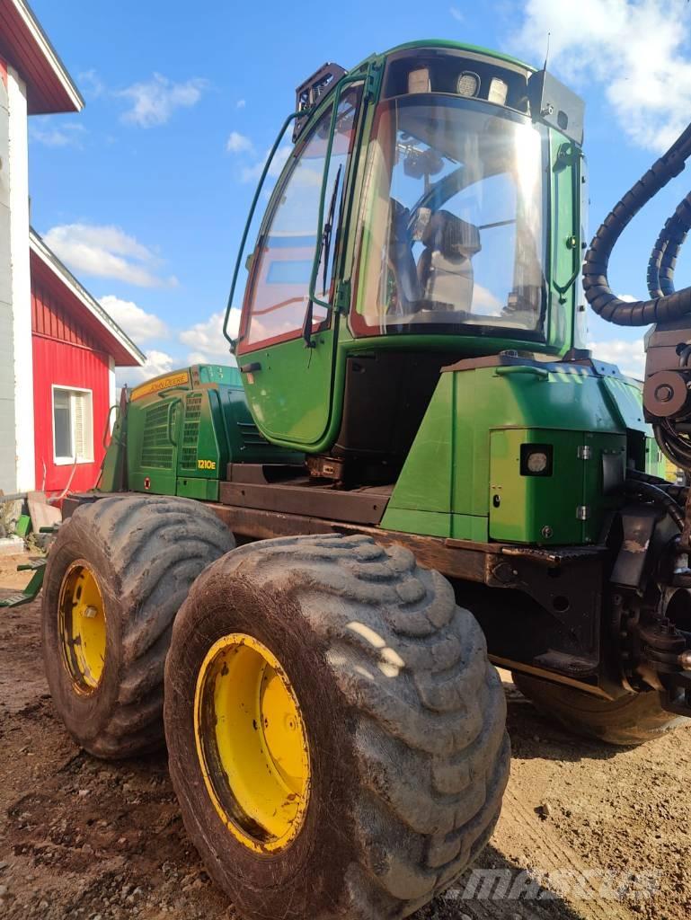 John Deere 1210E Forwarder