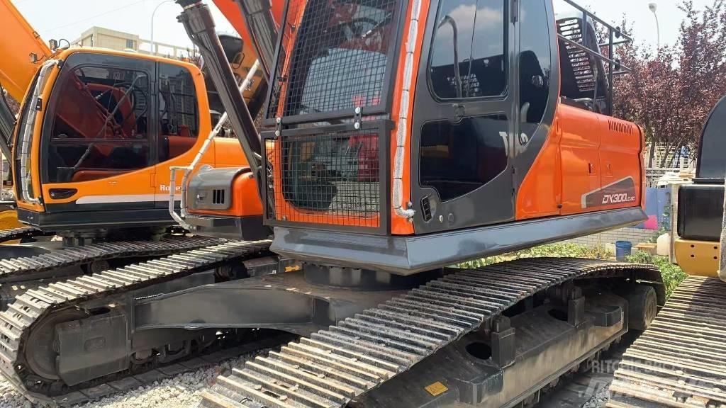 Doosan DX300LC-9 Raupenbagger