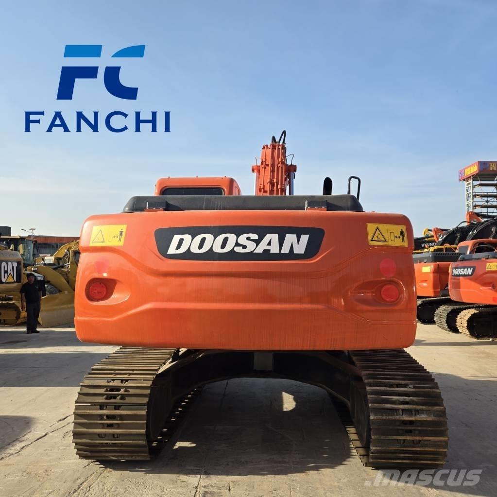 Doosan DX 225 LC Raupenbagger