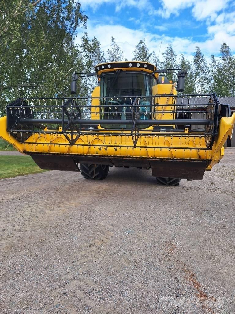 New Holland TC 5.70 Mähdrescher
