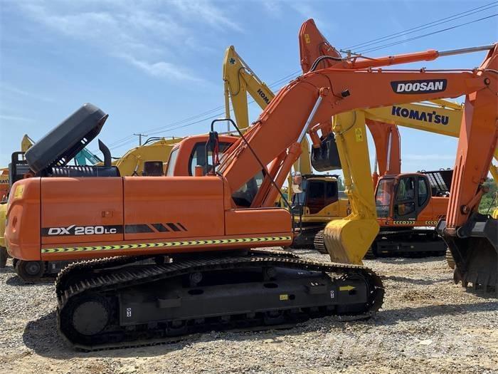 Doosan DX 260LC Raupenbagger