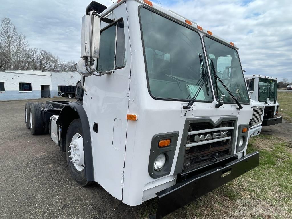 Mack LEU613 Wechselfahrgestell