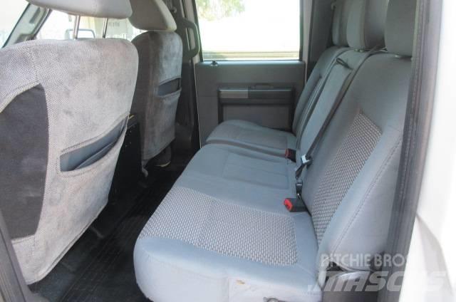 Ford F 550 Pritschenwagen/Pritschenwagen mit Seitenklappe