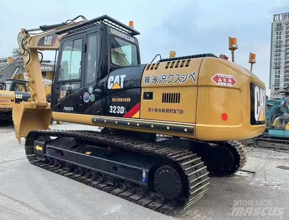 CAT 323 Raupenbagger