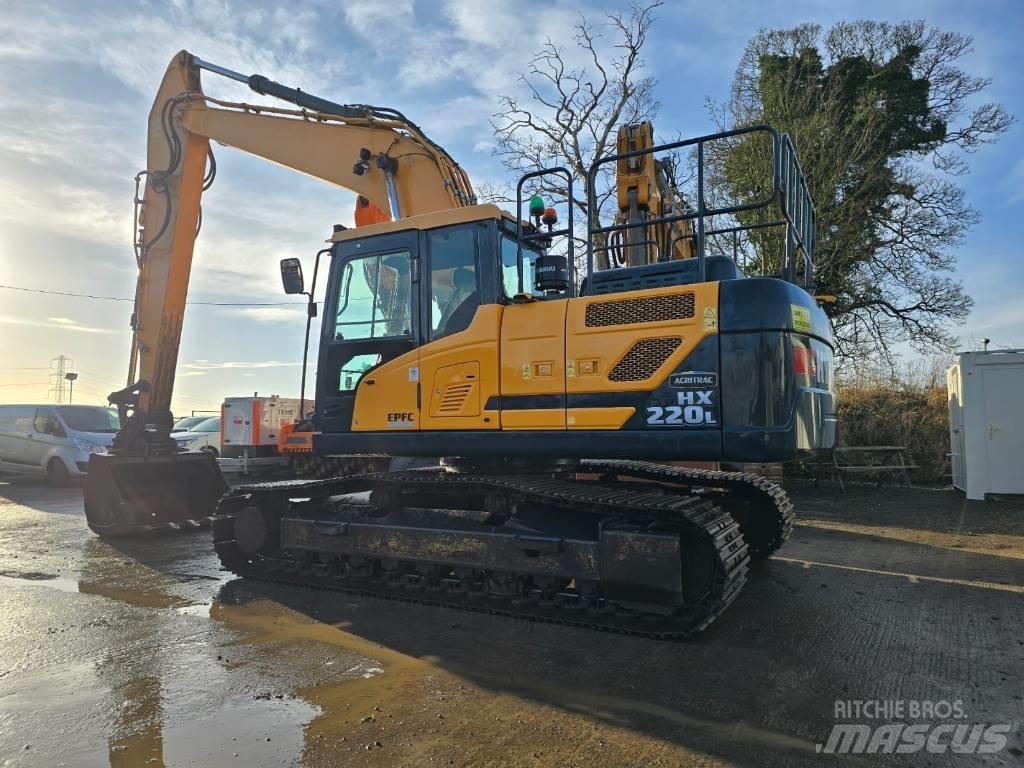 Hyundai HX220L Raupenbagger