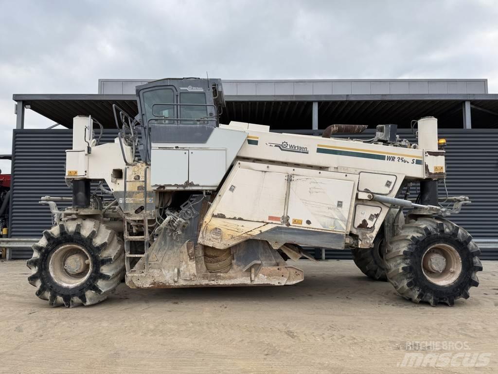 Wirtgen WR 2500S Asphalt-Recycler
