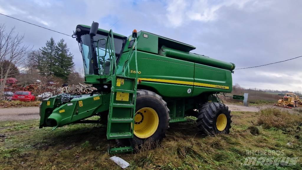 John Deere S 690 Mähdrescher