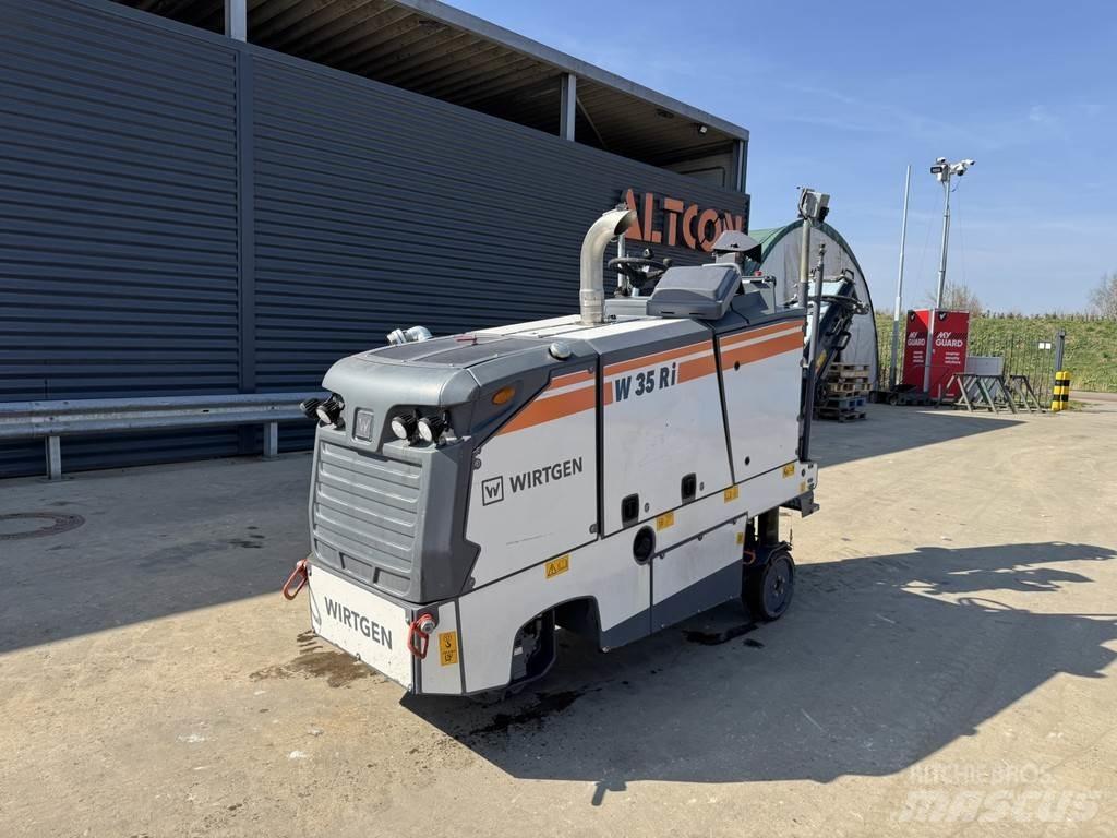 Wirtgen W 35 RI Asphaltfräsen