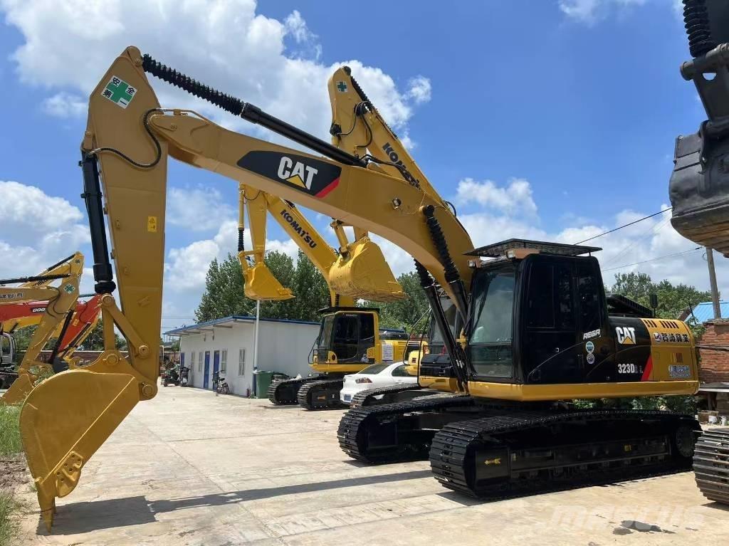 CAT 323 D Raupenbagger
