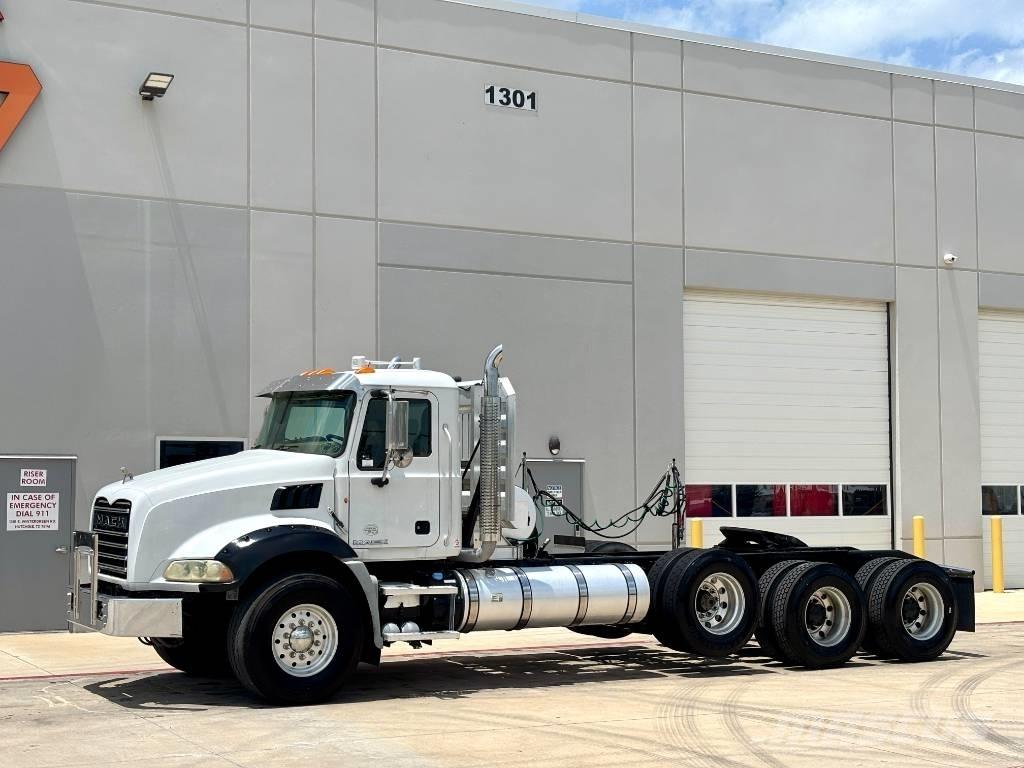 Mack Granite GU 813 Sattelzugmaschinen