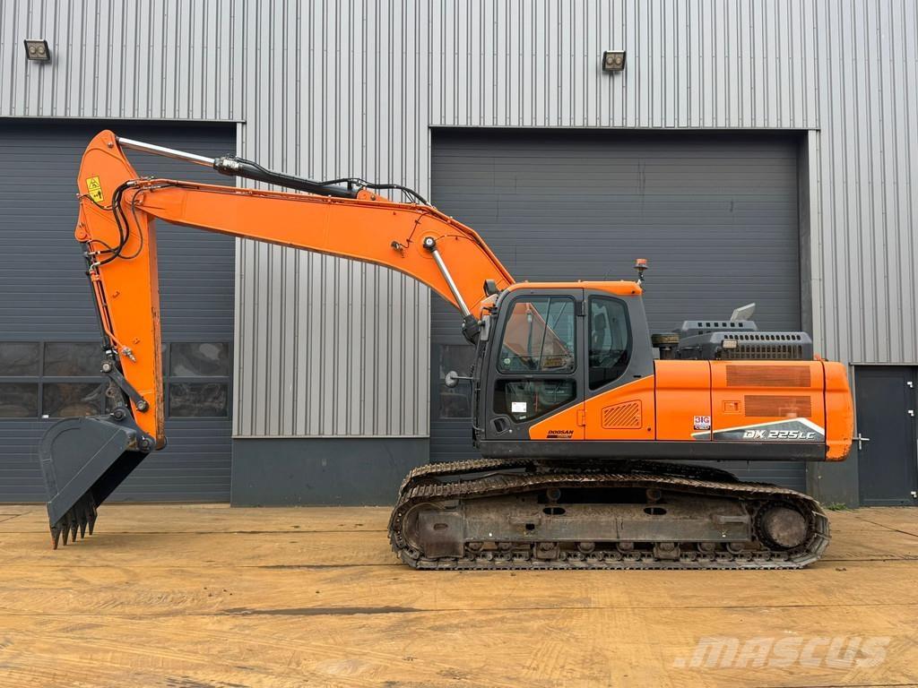 Doosan DX225LC-7 Spezialbagger