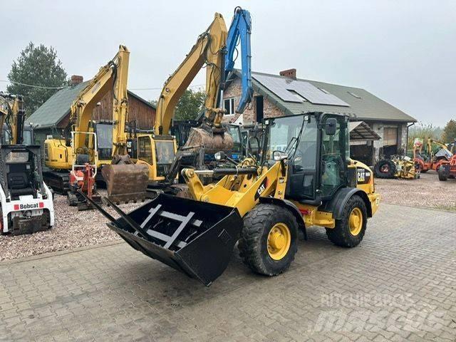 CAT  906M Radlader