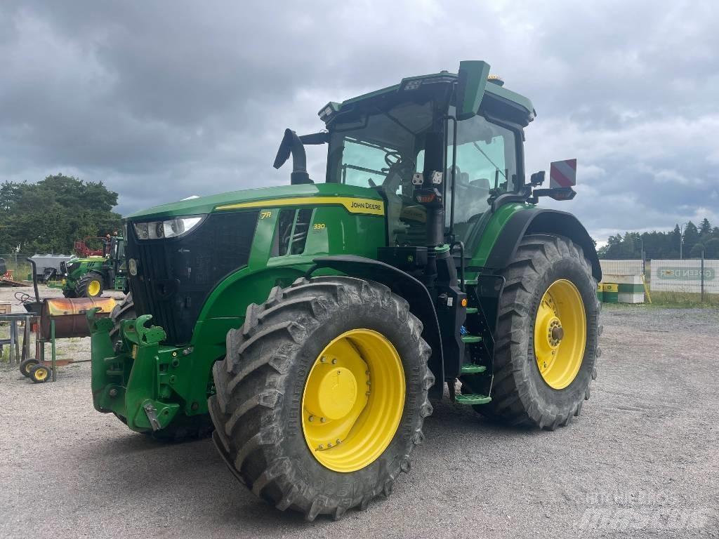 John Deere 7R330 Traktoren