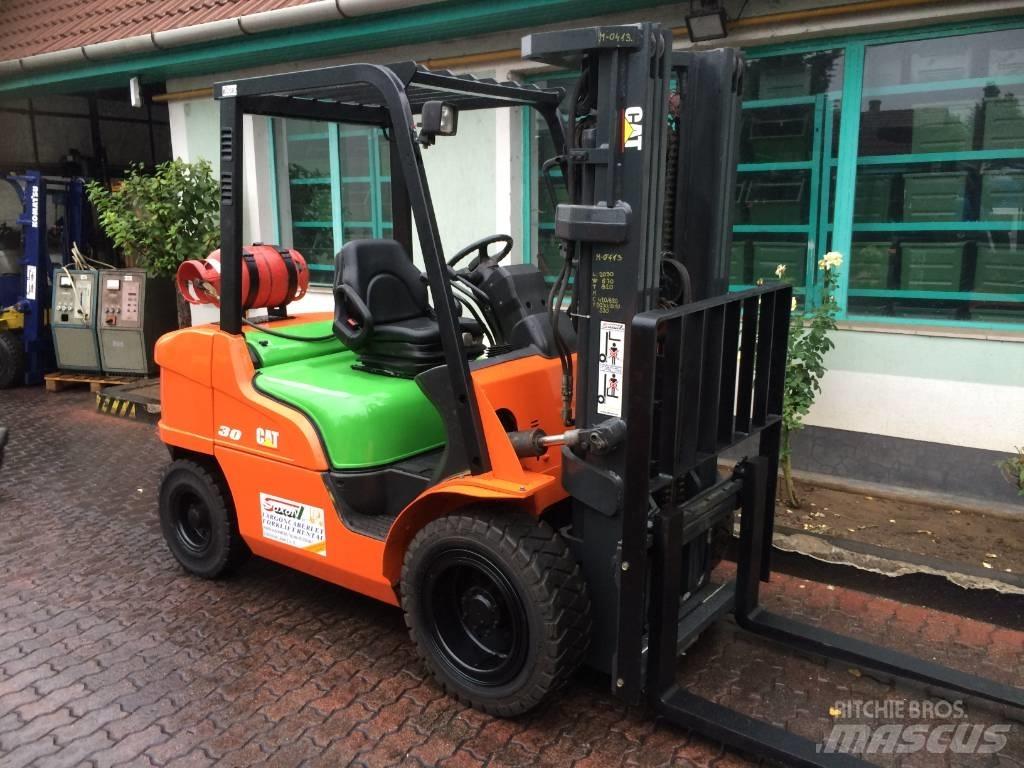 CAT GP 35 N V-2682 LPG heftrucks