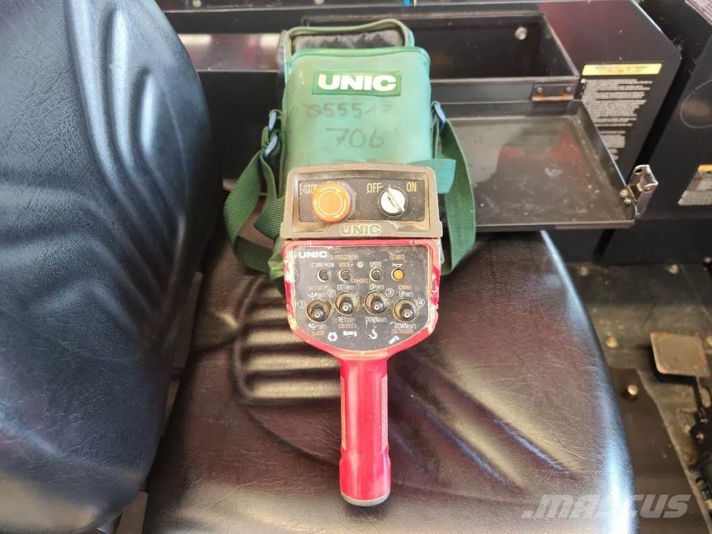 Unic URW 706 CDE Raupenkrane