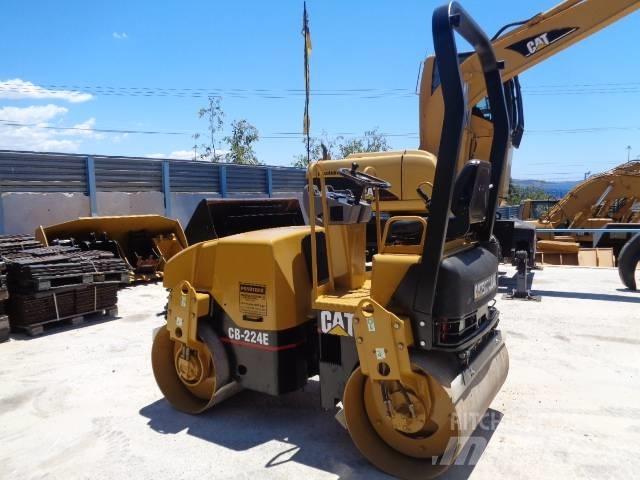 CAT CB224D Tandemwalzen
