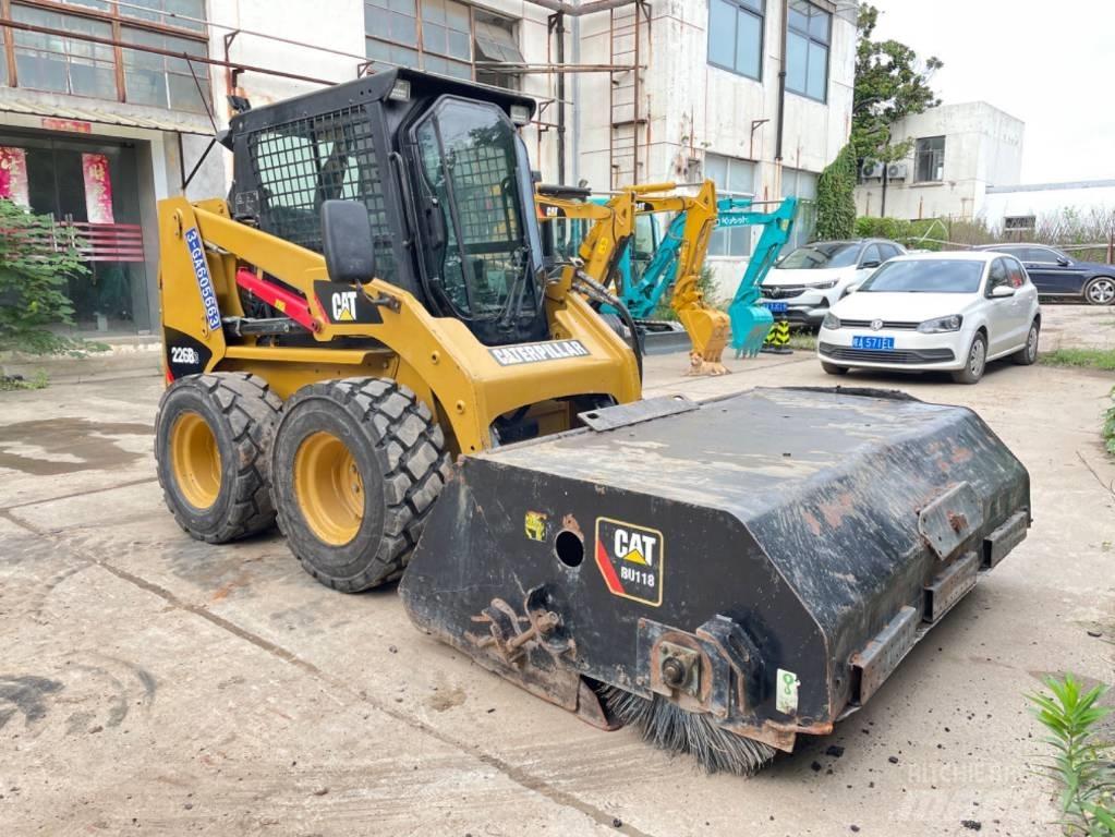 CAT 226B Kompaktlader