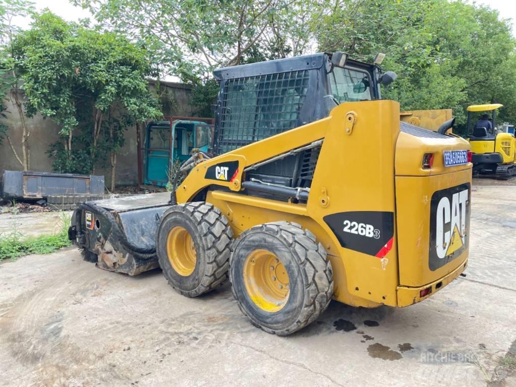 CAT 226B Kompaktlader