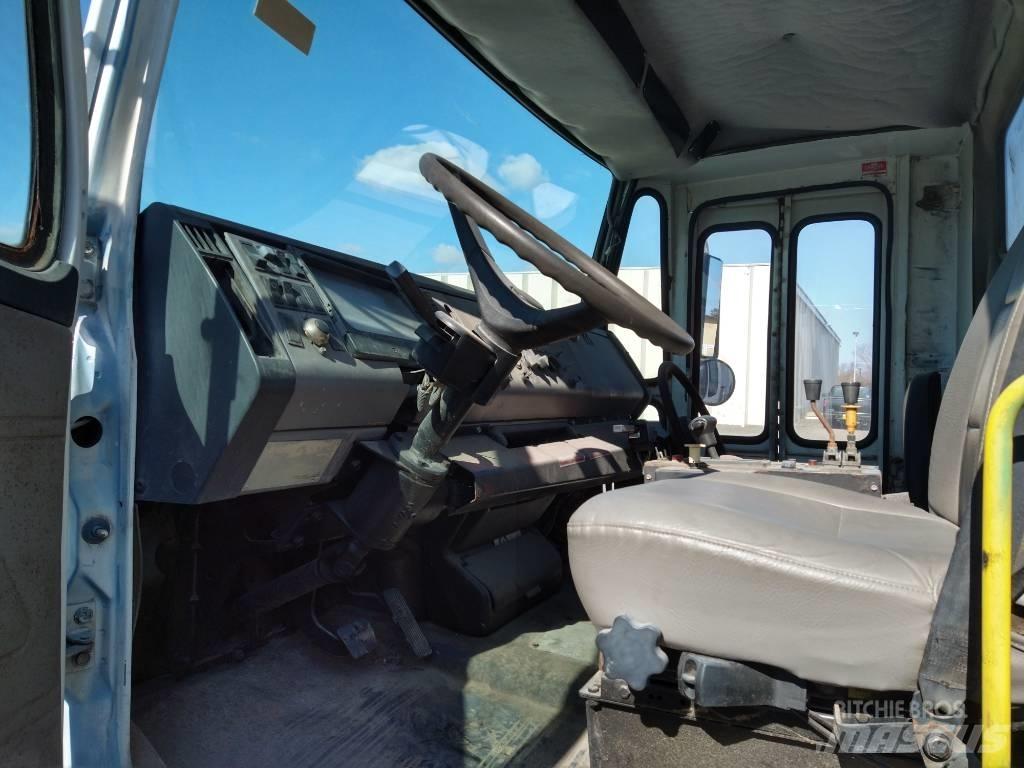 Freightliner FL80 Müllwagen