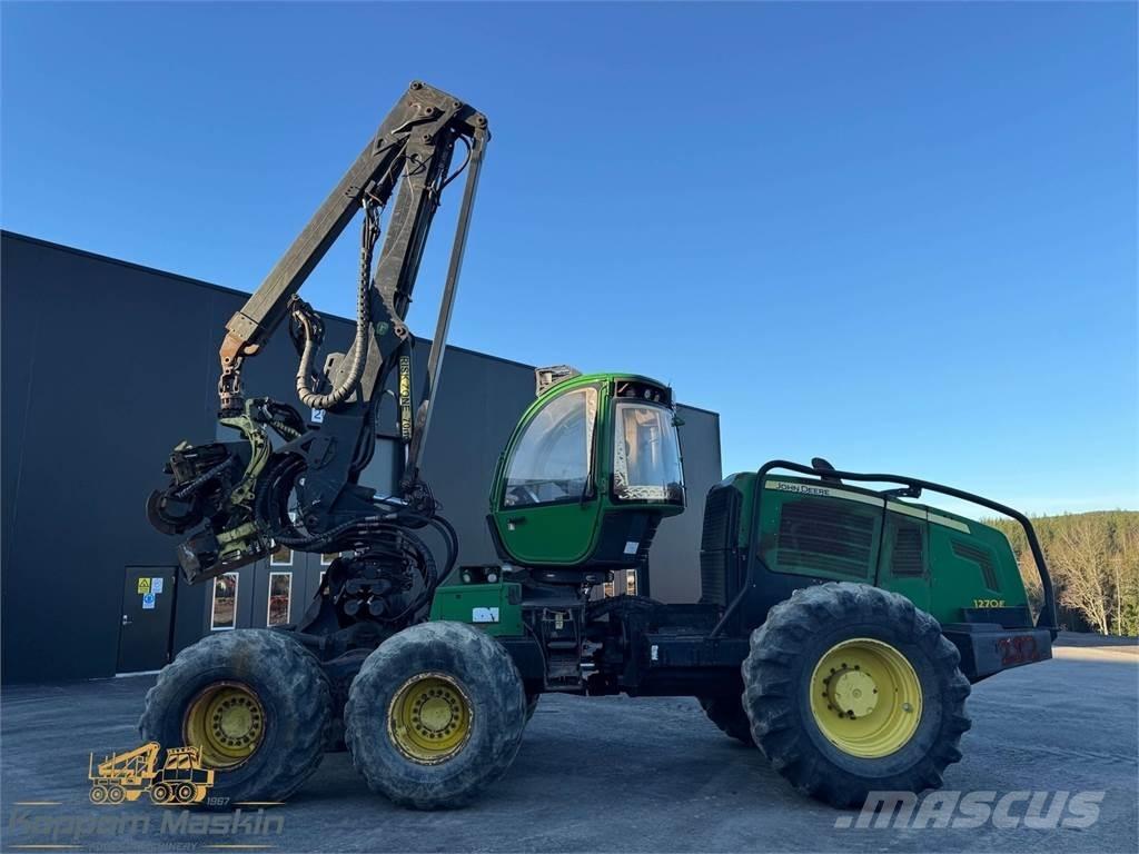 John Deere 1470E Harvester