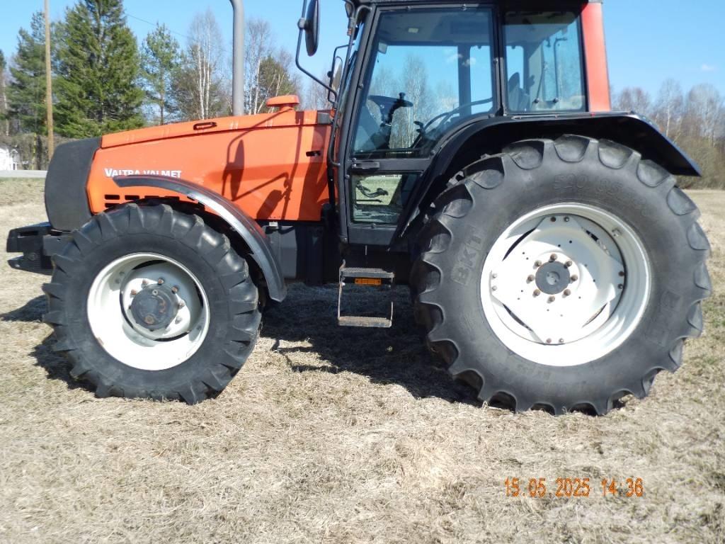 Valtra Valmet 8400 Traktoren