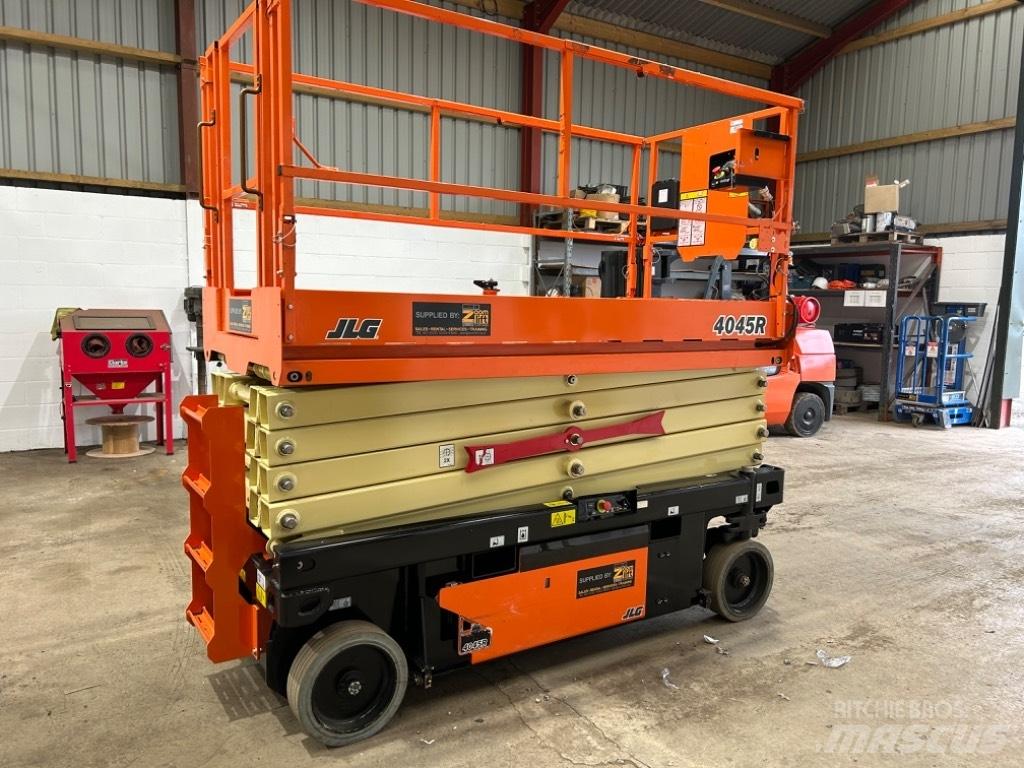 JLG 4045R Scheren-Arbeitsbühnen