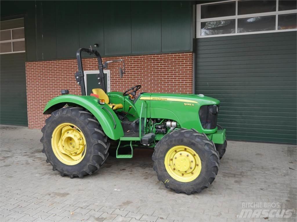 John Deere 5065E Traktoren