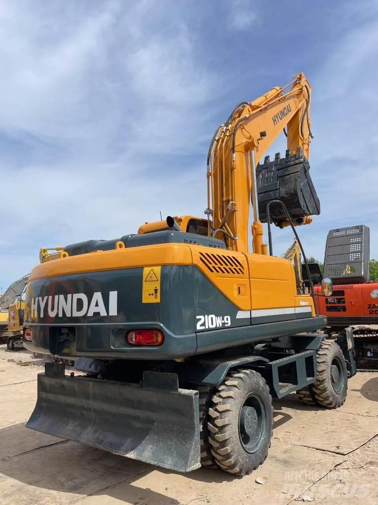 Hyundai R210W-9 Mobilbagger