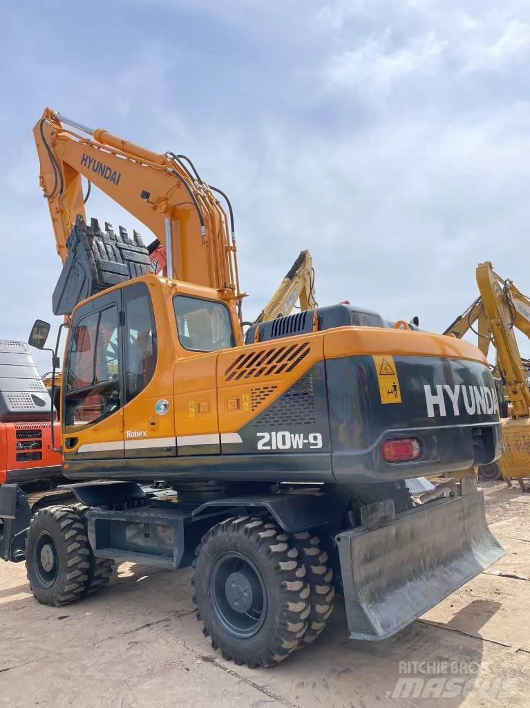 Hyundai R210W-9 Mobilbagger