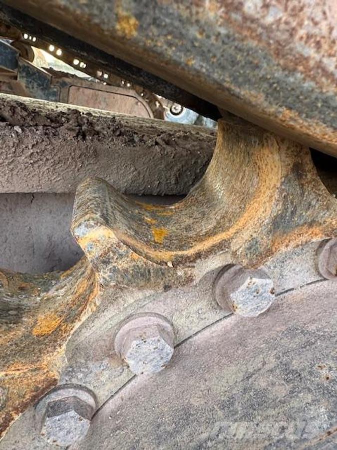 Hitachi ZX650LCH Raupenbagger