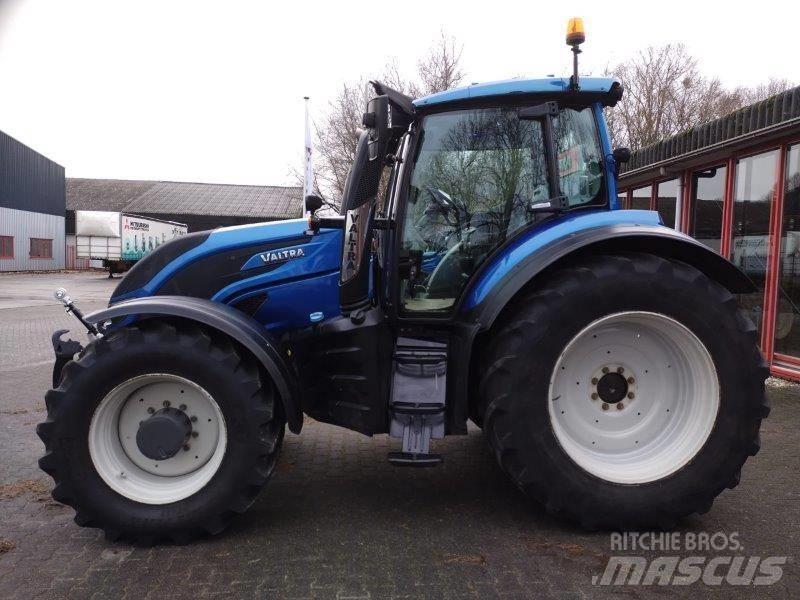 Valtra T234 D Traktoren
