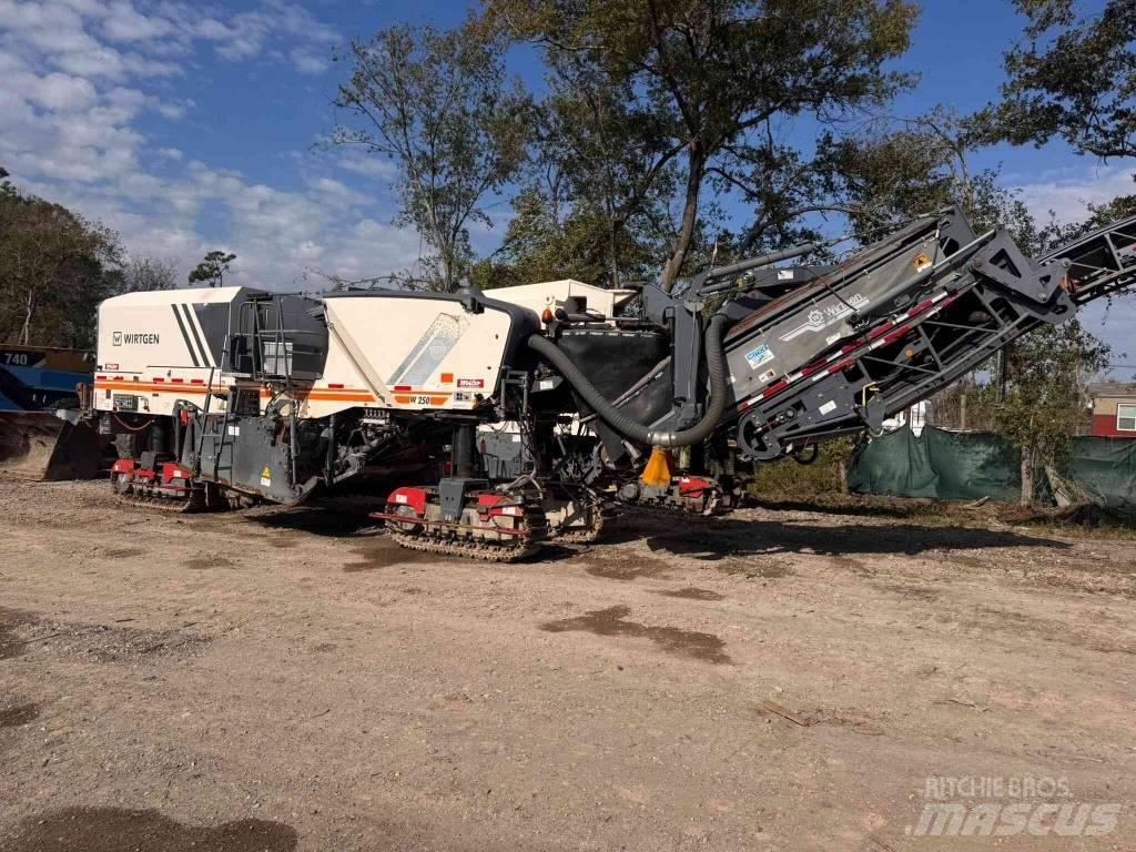 Wirtgen W250 Asphaltfräsen