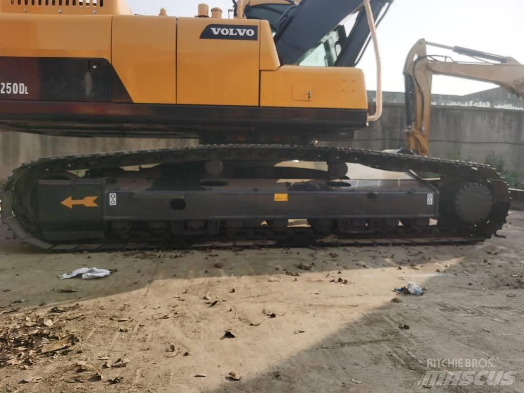 Volvo EC 250 D L Raupenbagger