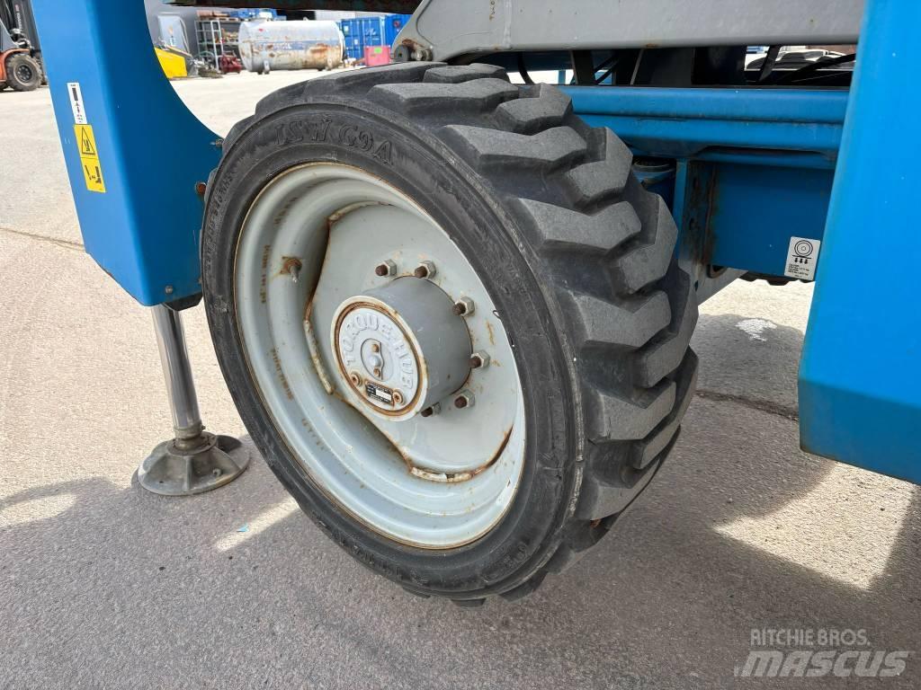 Genie GS 4390 RT Scheren-Arbeitsbühnen