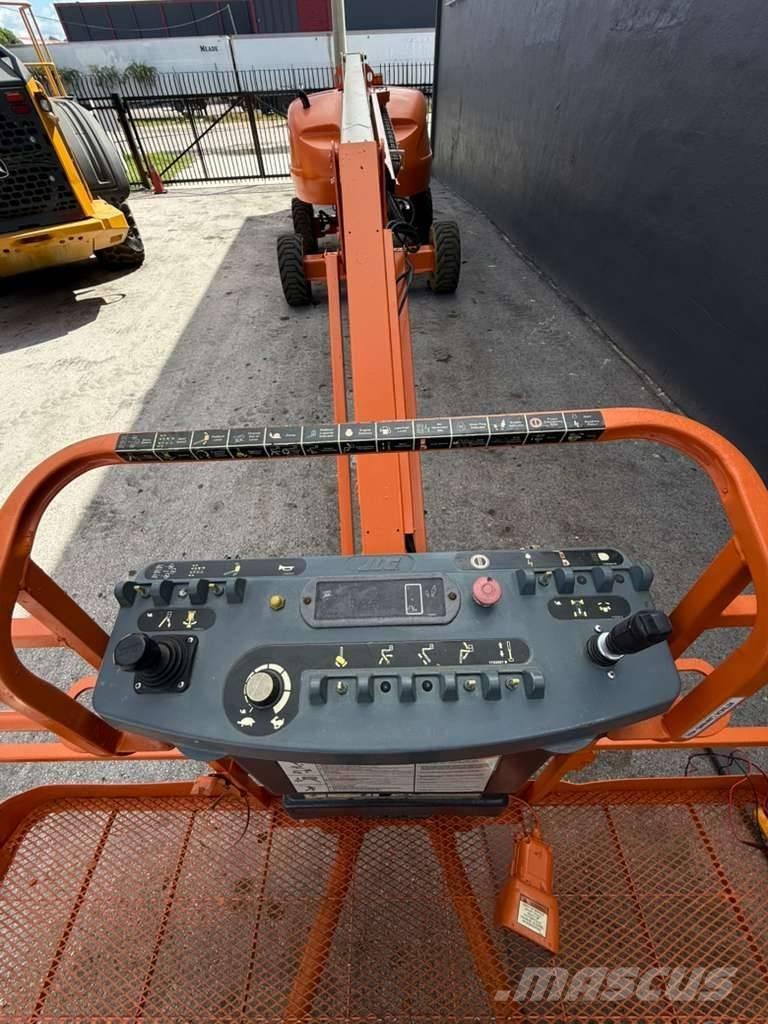 JLG 460 SJ Teleskopbühnen