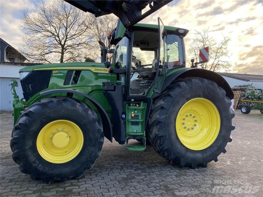 John Deere 6R 215 Traktoren
