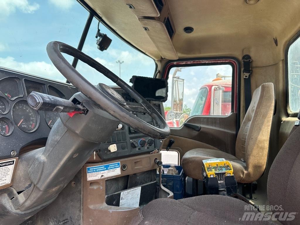 Mack Granite GU 813 Andere Fahrzeuge