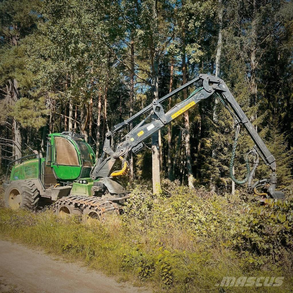 John Deere 1170 E Harvester