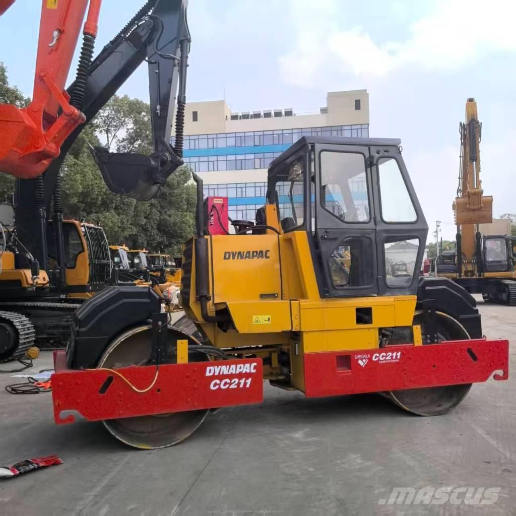 Dynapac CC 211 Tandemwalzen