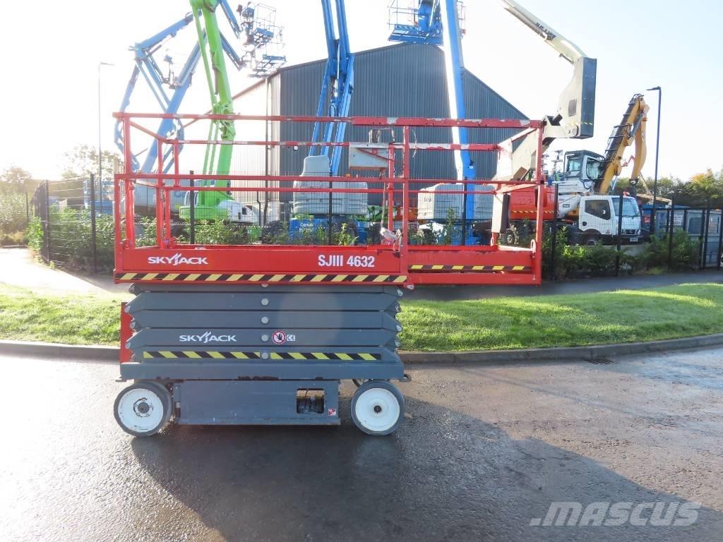 SkyJack SJ III 4632 Scheren-Arbeitsbühnen