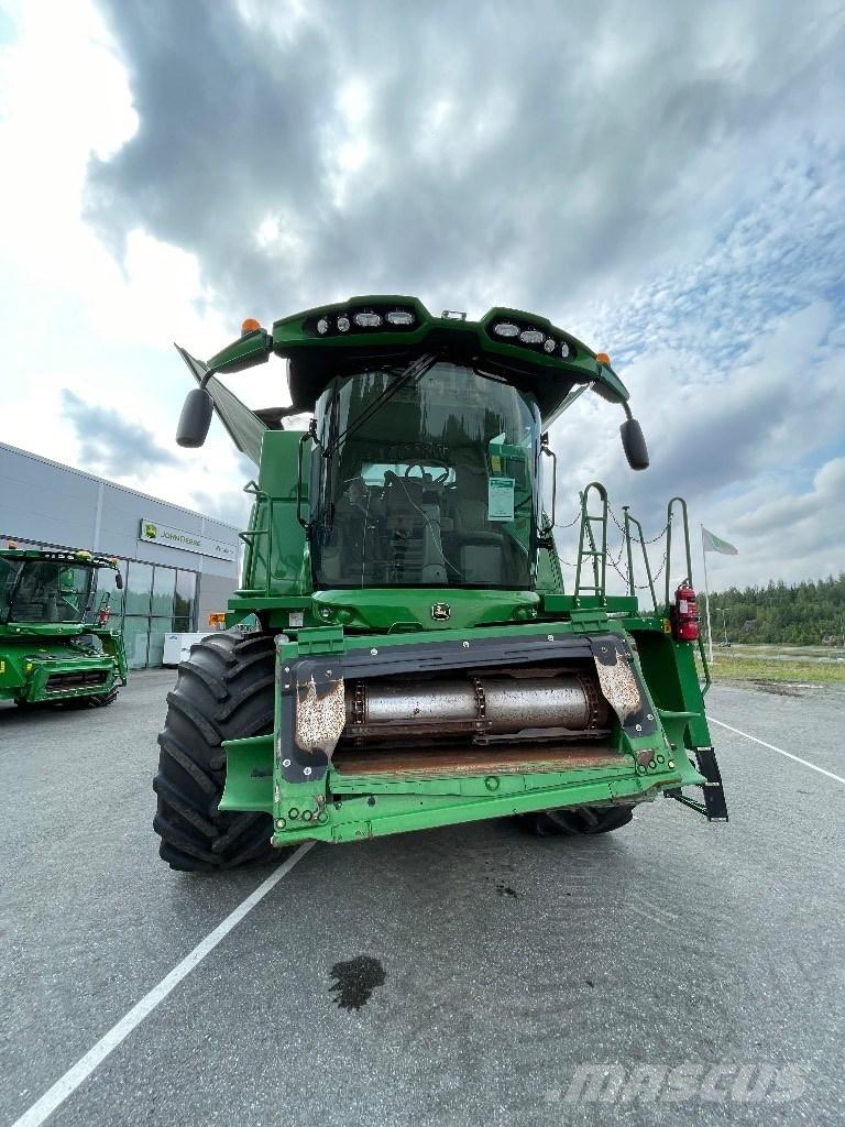 John Deere S670i Mähdrescher