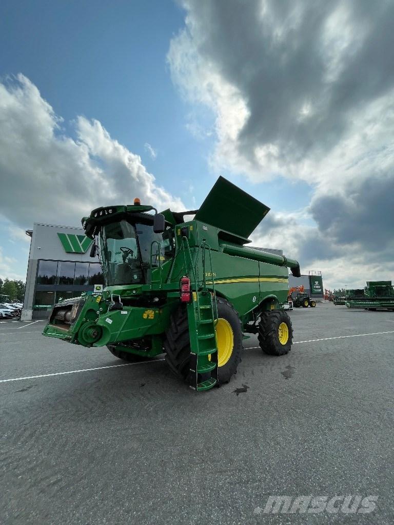 John Deere S670i Mähdrescher