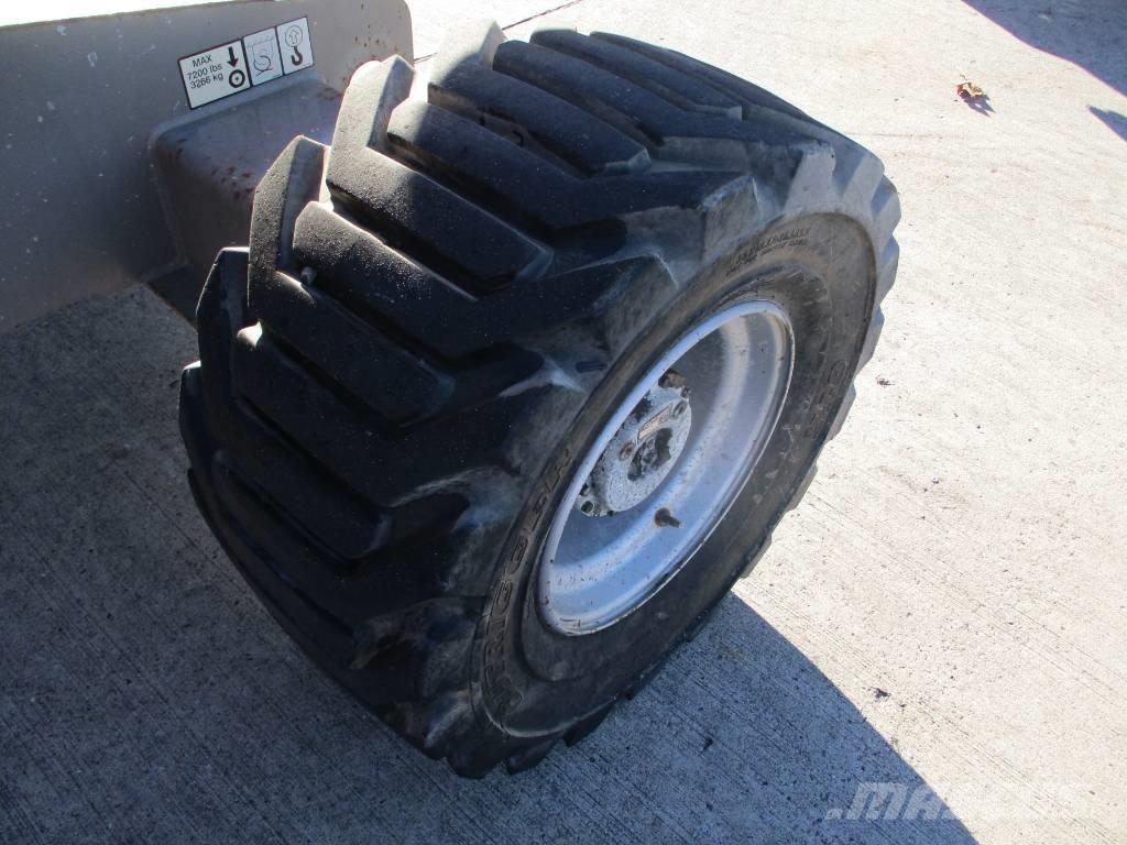 JLG 450 AJ (351) Kompakte selbstfahrende Hebebühnen