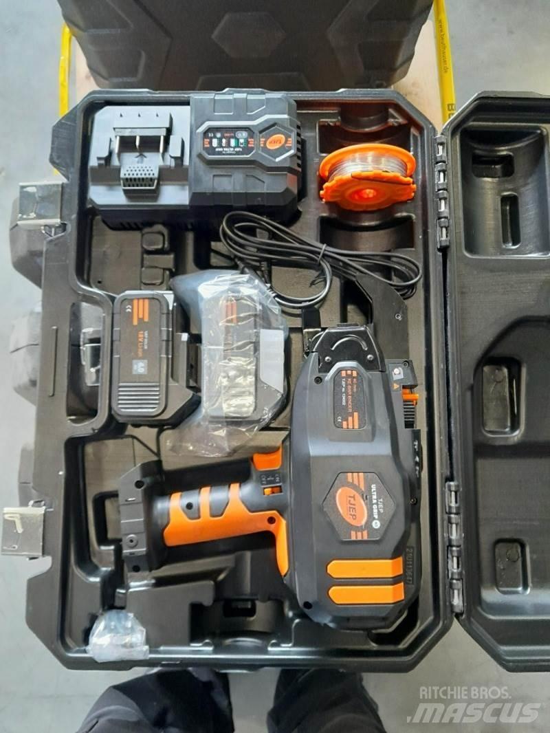  . ULTRA GRIP 40 Sonstige Baumaschinen